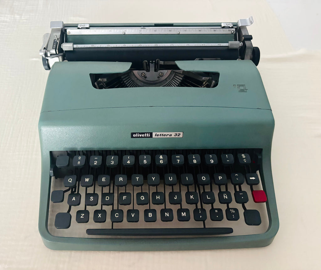Olivetti Lettera 32 (without case)