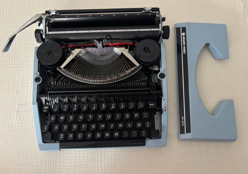 Silver-Reed Silverette Portable Typewriter