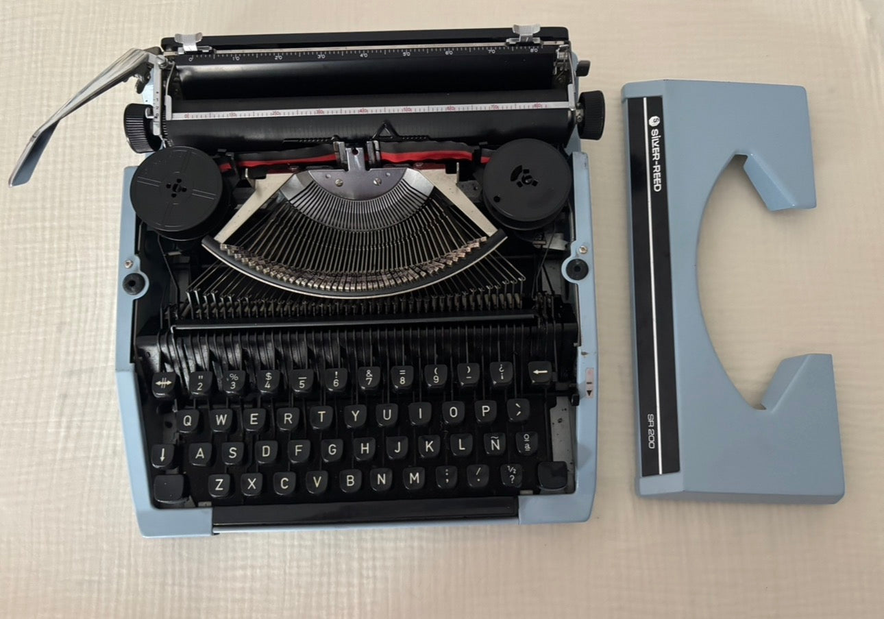 Silver-Reed Silverette Portable Typewriter