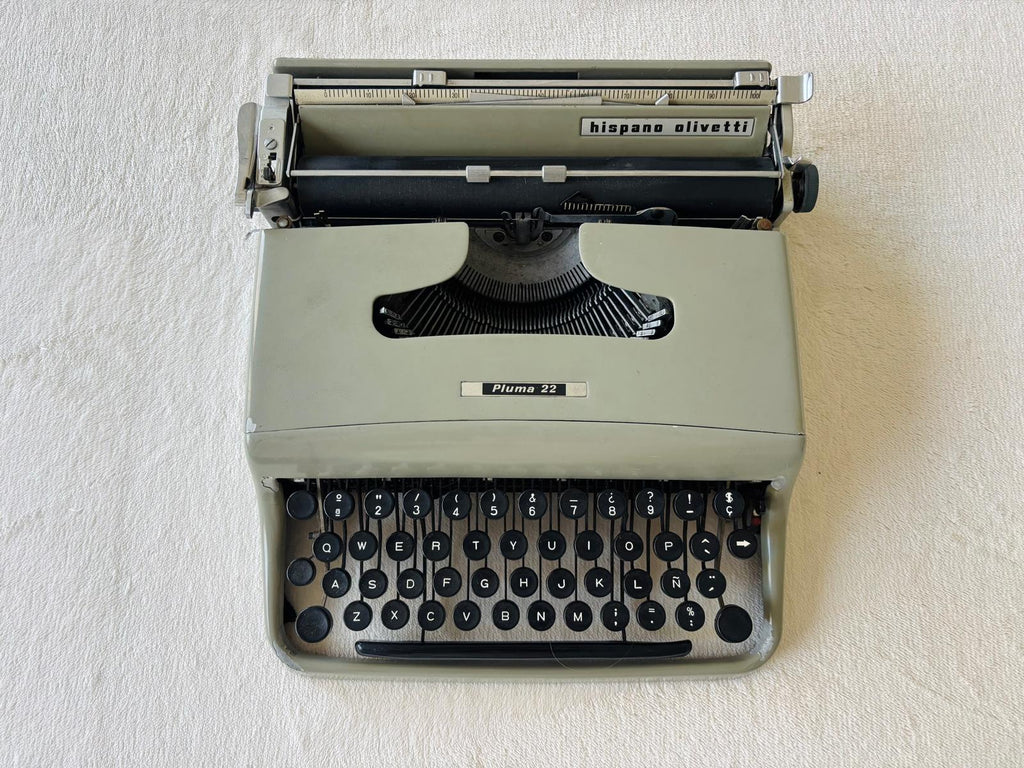 1950s Olivetti Pluma 22
