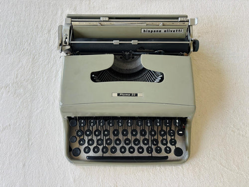 1950s Olivetti Pluma 22