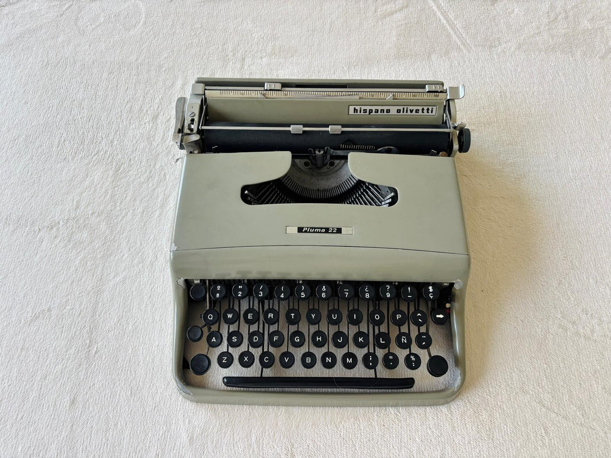 1950s Olivetti Pluma 22