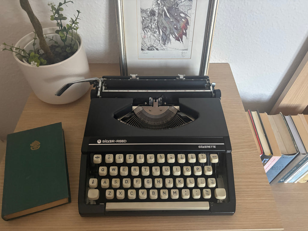 Silver-Reed Silverette Portable Typewriter