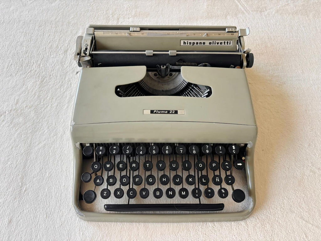 1950s Olivetti Pluma 22