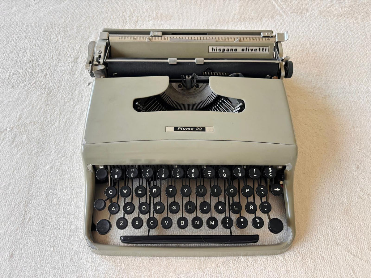 1950s Olivetti Pluma 22