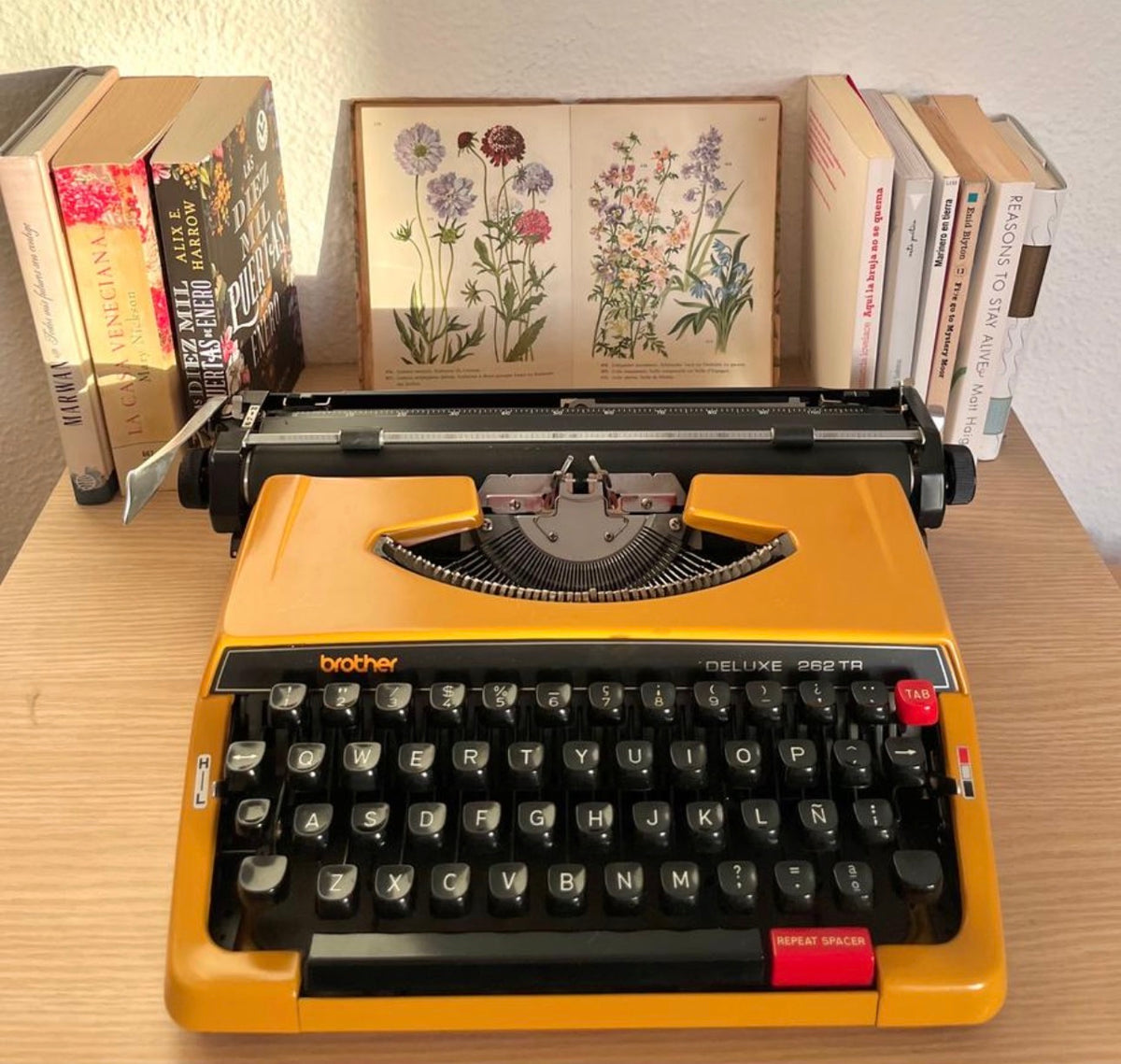 Brother Deluxe 262TR (Orange, 1970s)