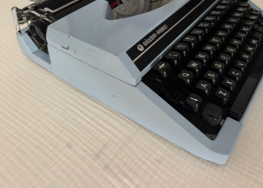 Silver-Reed Silverette Portable Typewriter