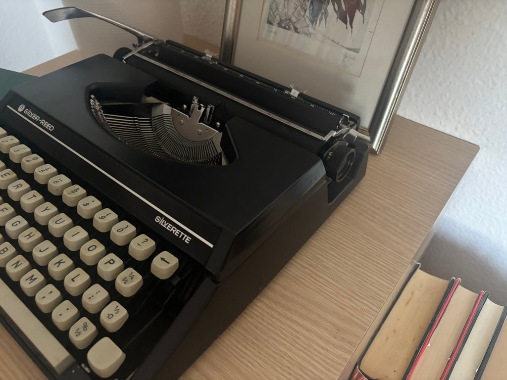 Silver-Reed Silverette Portable Typewriter