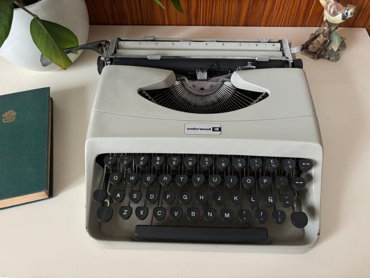 Olivetti Underwood 18