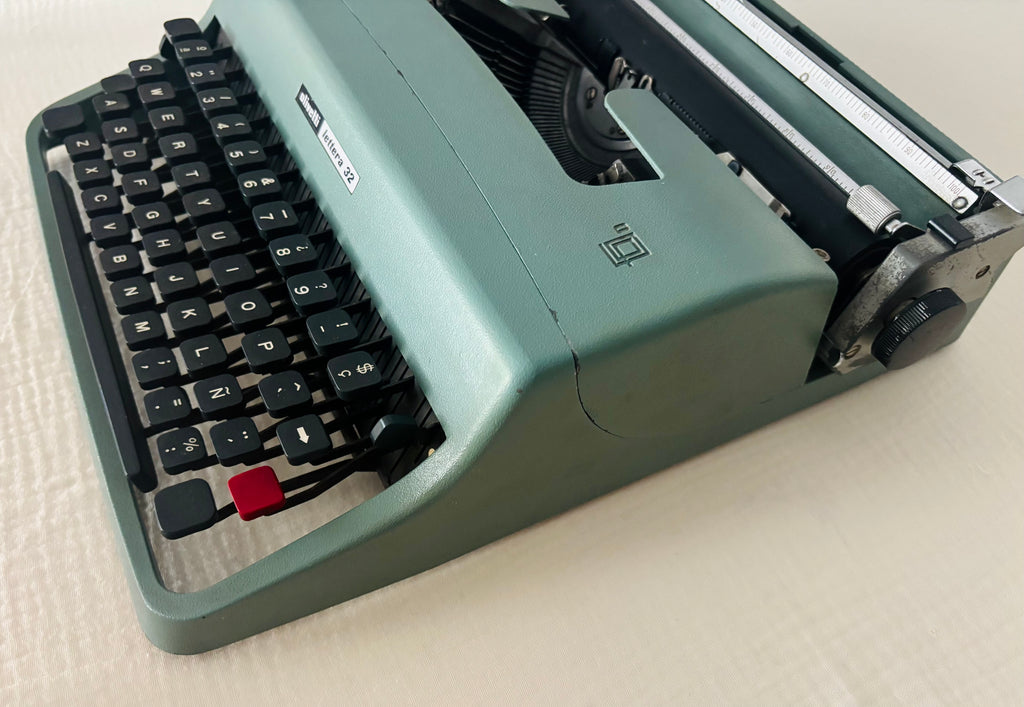Olivetti Lettera 32 (without case)