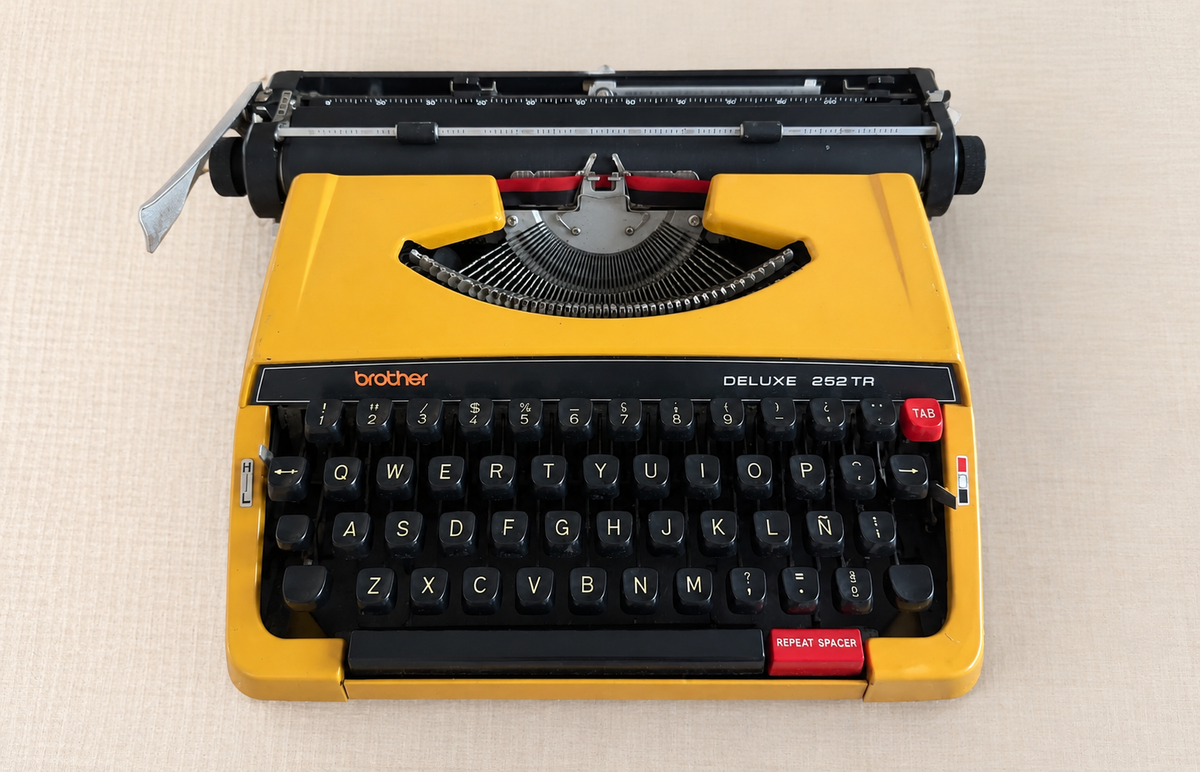 Brother Deluxe 262TR (Orange, 1970s)